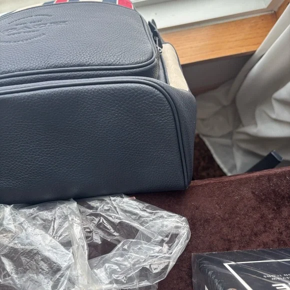 EUC COACH Thompson Backpack, Navy/Light Burgundy/Cream $325 - Picture 5 of 9
